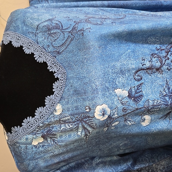 NWOT Blue Floral 2 Pc Lounge Set Size 1X LACE V-Neck Elastic Waist Pull Over - Picture 2 of 11